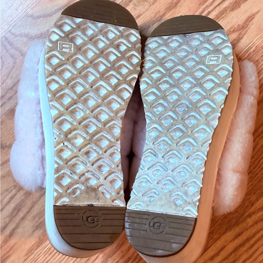 UGG Women's Pale Pink Furry Slippers Size 8.5 - Picture 11 of 13